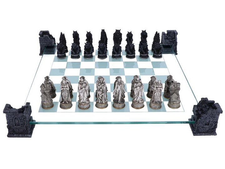 Vampire & Werewolf Chess Set Gallery Image 1