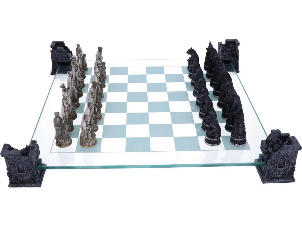 Vampire & Werewolf Chess Set Gallery Image 4