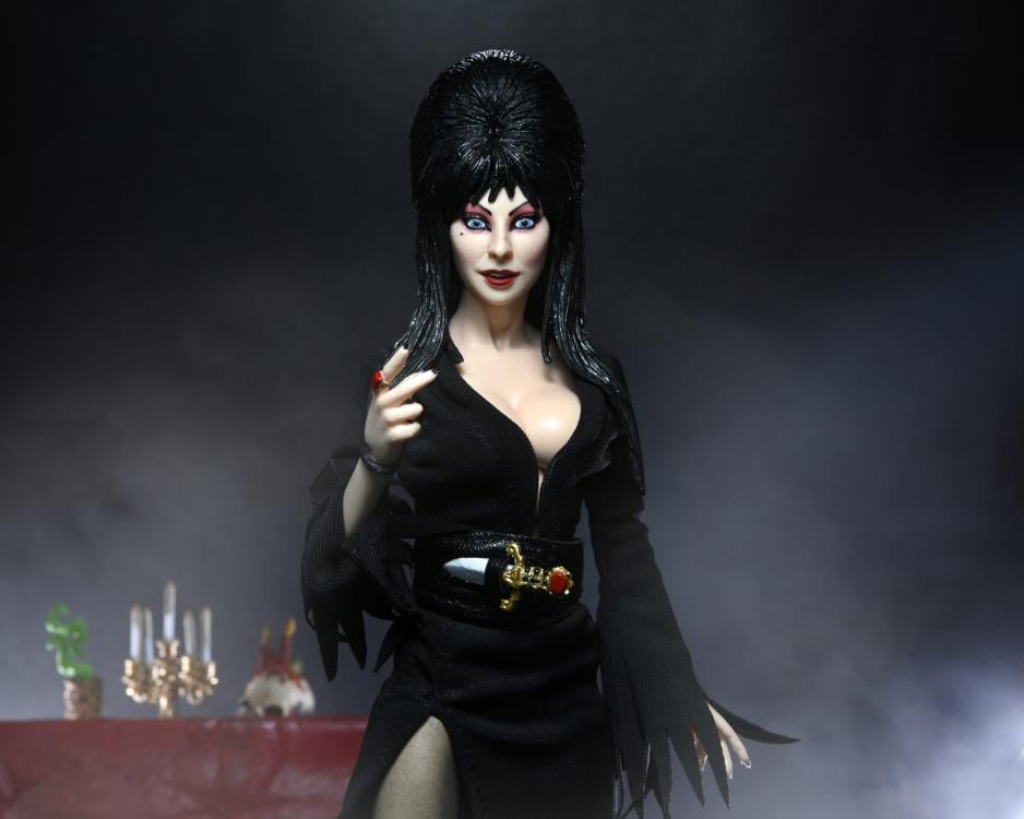 Elvira, Mistress of the Dark Clothed Figure Gallery Image 7