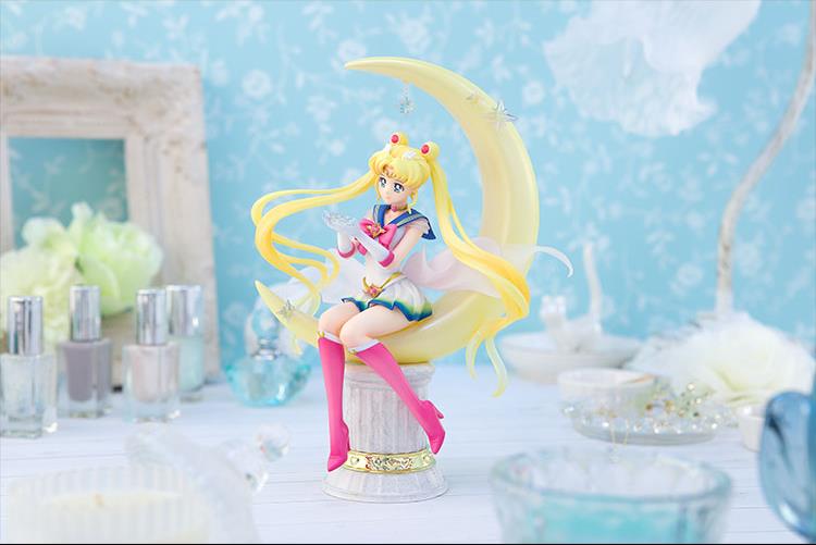 Sailor Moon Eternal FiguartsZero Chouette Super Sailor Moon (Bright Moon & Legendary Silver Crystal) Gallery Image 7