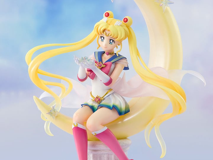 Sailor Moon Eternal FiguartsZero Chouette Super Sailor Moon (Bright Moon & Legendary Silver Crystal) Gallery Image 1