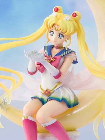 Sailor Moon Eternal FiguartsZero Chouette Super Sailor Moon (Bright Moon & Legendary Silver Crystal) Gallery Image 2