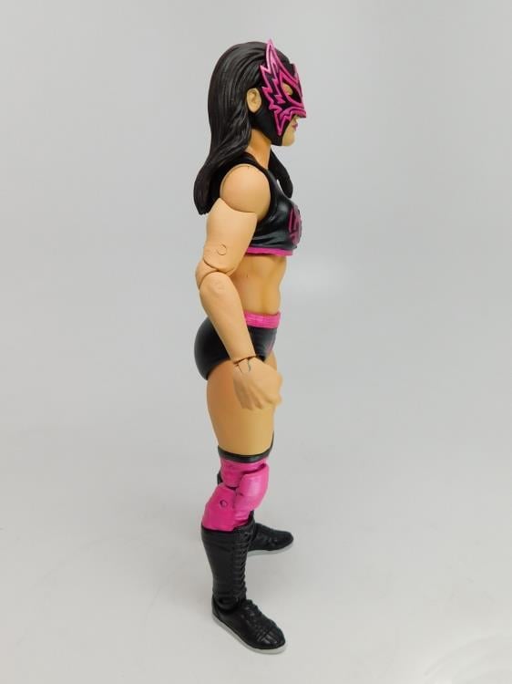 Legends of Lucha Libre Lady Maravilla Premium Collector Figure Gallery Image 4