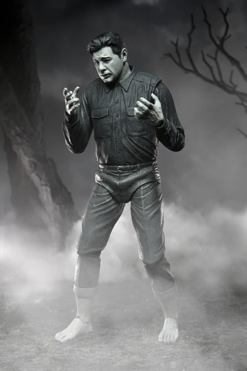 Universal Monsters Ultimate The Wolf Man (Black & White) Figure Gallery Image 14
