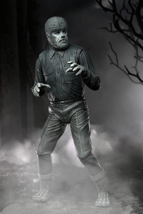 Universal Monsters Ultimate The Wolf Man (Black & White) Figure Gallery Image 7