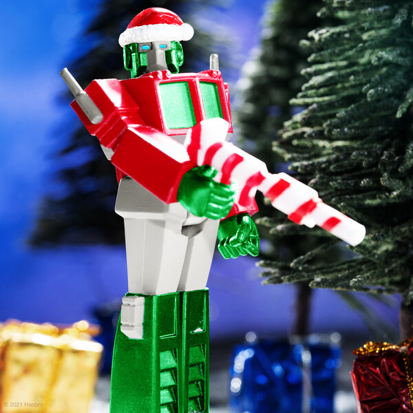 Transformers ReAction Optimus Prime (Santa) Figure Gallery Image 5