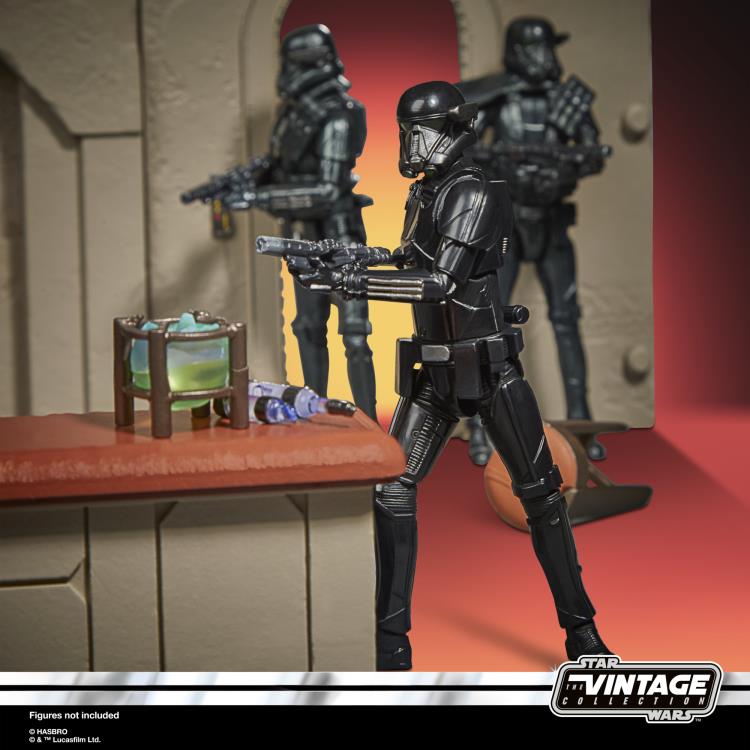 Star Wars: The Vintage Collection Nevarro Cantina Playset Gallery Image 8