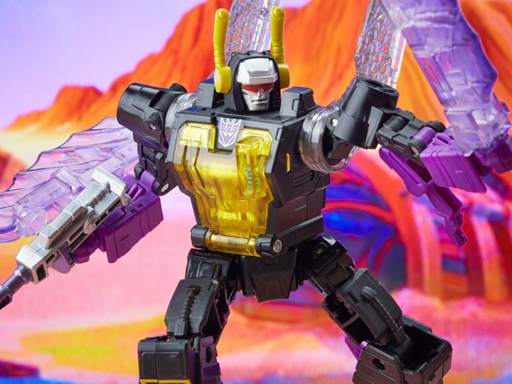 Transformers: Legacy Deluxe Kickback Gallery Image 1