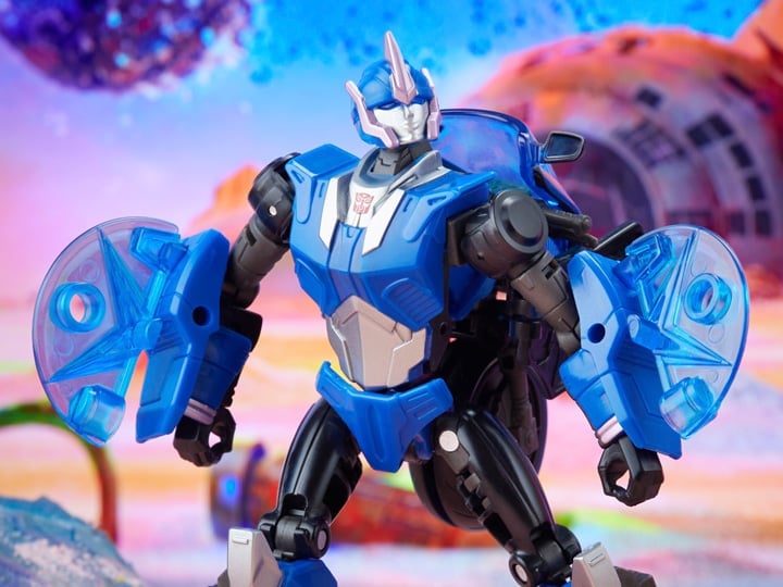 Transformers: Legacy Deluxe Arcee Gallery Image 1