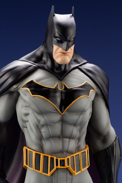 Batman: Last Knight on Earth ArtFX Batman Statue Gallery Image 13