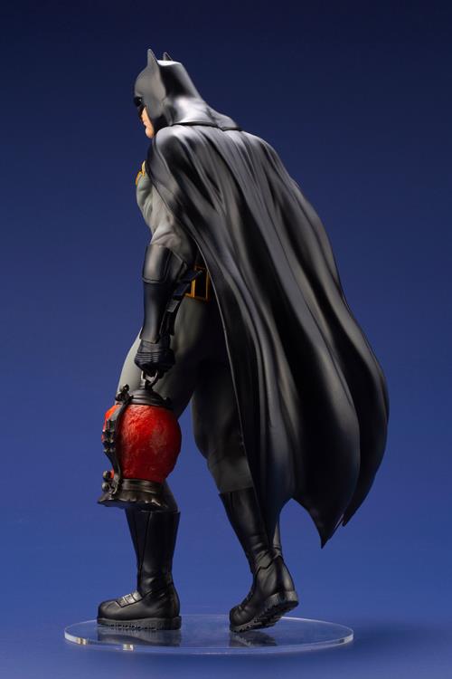 Batman: Last Knight on Earth ArtFX Batman Statue Gallery Image 9