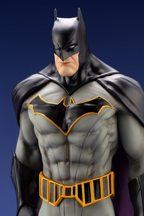 Batman: Last Knight on Earth ArtFX Batman Statue Gallery Image 15