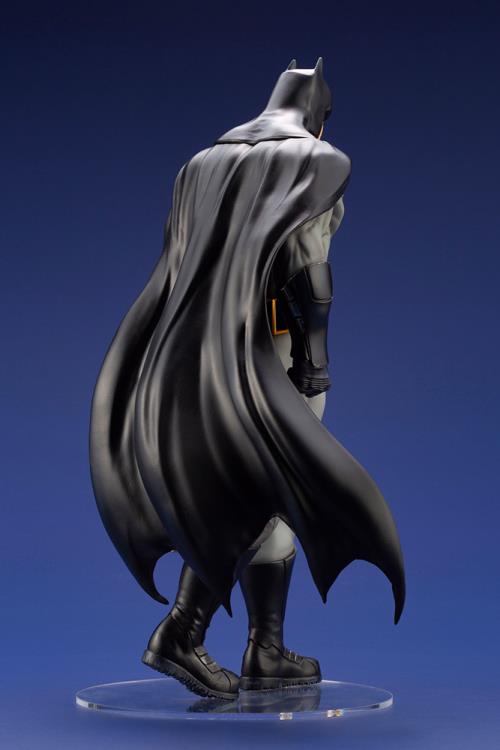 Batman: Last Knight on Earth ArtFX Batman Statue Gallery Image 7