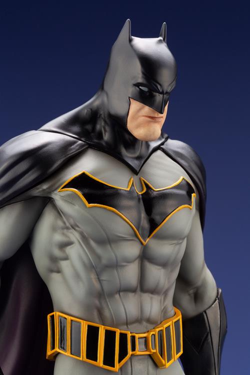 Batman: Last Knight on Earth ArtFX Batman Statue Gallery Image 14