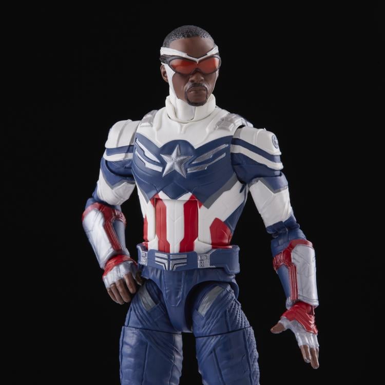 The Falcon and the Winter Soldier & Avengers: Endgame Marvel Legends Tag Team Captain America Action Figure Two-Pack Gallery Image 6