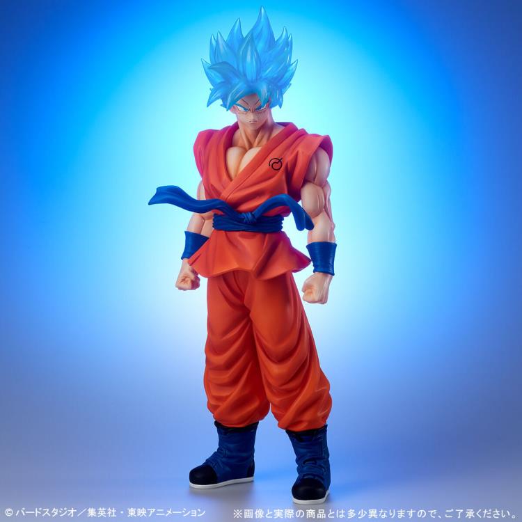 Dragon Ball Super Gigantic Series Super Saiyan God Super Saiyan Goku (Clear Ver.) Exclusive Gallery Image 3