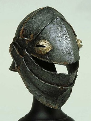 The Lord of the Rings Orc Crowfaced 1/4 Scale Helm Gallery Image 2