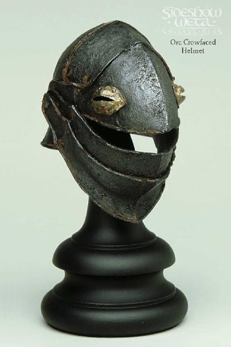 The Lord of the Rings Orc Crowfaced 1/4 Scale Helm Gallery Image 3