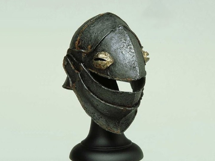 The Lord of the Rings Orc Crowfaced 1/4 Scale Helm Gallery Image 1