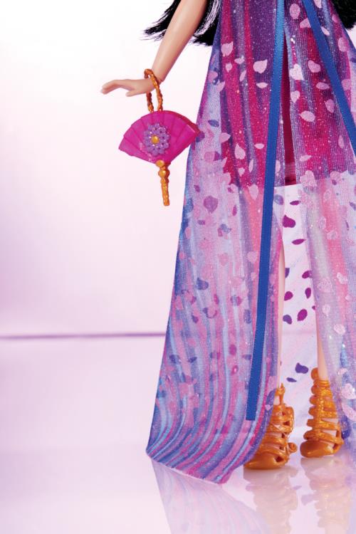 Disney Princess Style Series Mulan Fashion Doll Gallery Image 5