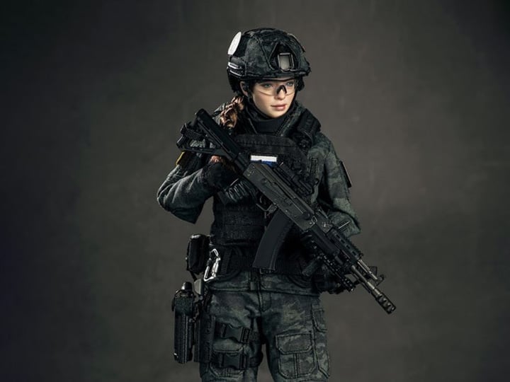Russian Special Combat Miss Spetsnaz (Black Vest Ver.) 1/6 Figure Gallery Image 1