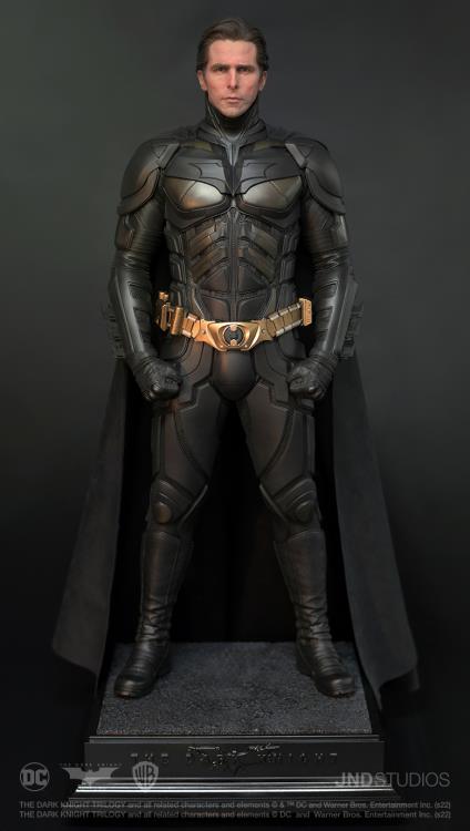 The Dark Knight Rises Hyperreal Batman (Dual Ver.) 1/3 Scale Statue Gallery Image 27