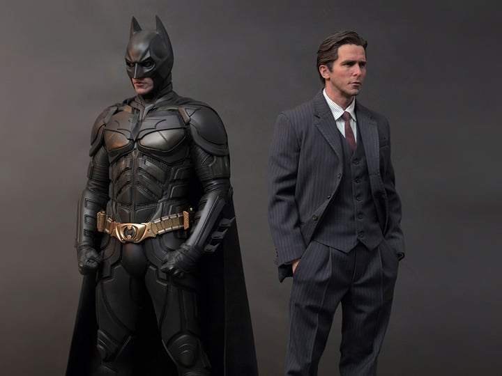 The Dark Knight Rises Hyperreal Batman (Dual Ver.) 1/3 Scale Statue Gallery Image 1