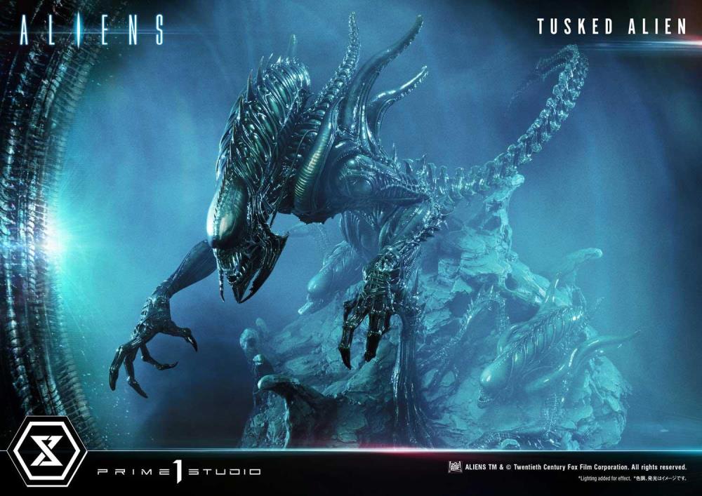 Aliens Premium Masterline Tusked Alien Statue Gallery Image 19