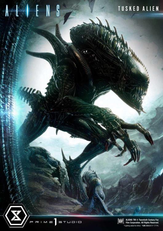 Aliens Premium Masterline Tusked Alien Statue Gallery Image 18