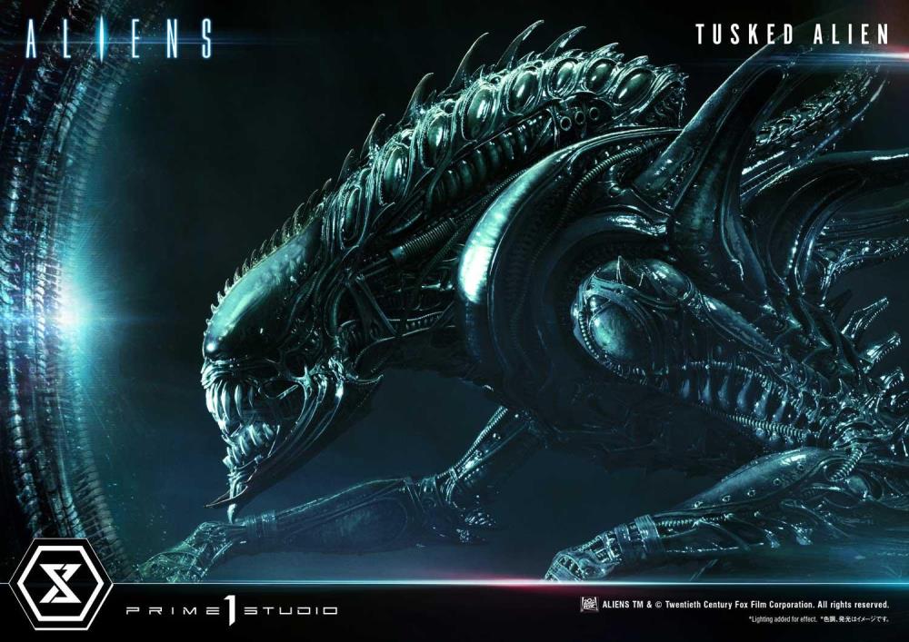 Aliens Premium Masterline Tusked Alien Statue Gallery Image 36
