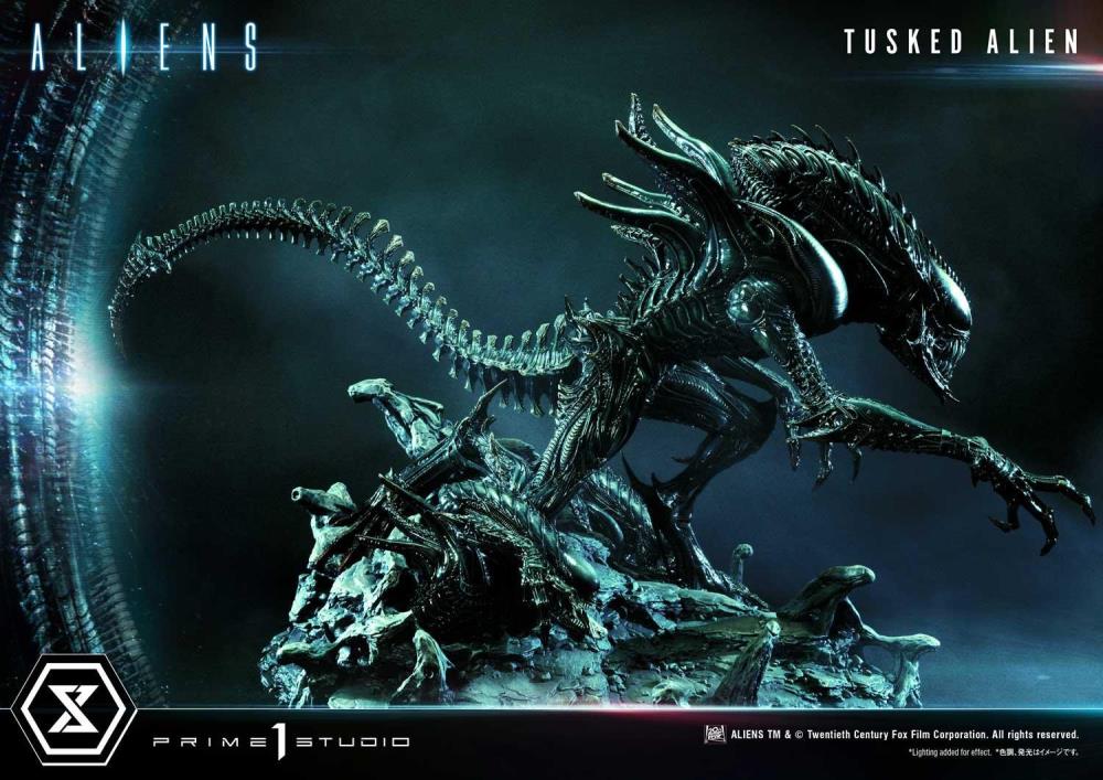 Aliens Premium Masterline Tusked Alien Statue Gallery Image 27