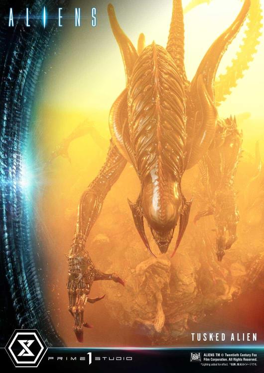 Aliens Premium Masterline Tusked Alien Statue Gallery Image 31