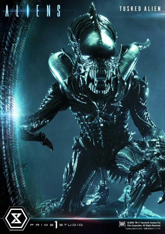 Aliens Premium Masterline Tusked Alien Statue Gallery Image 34