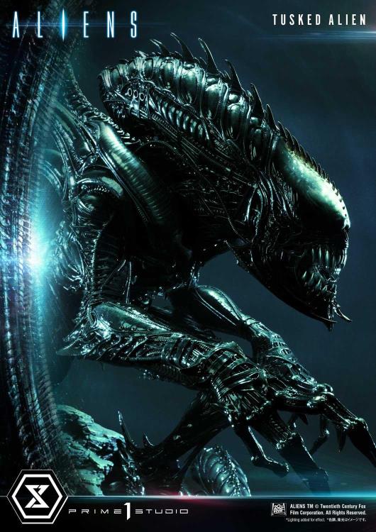 Aliens Premium Masterline Tusked Alien Statue Gallery Image 26