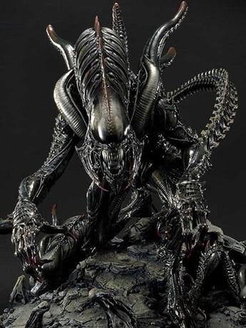 Aliens Premium Masterline Tusked Alien Statue Gallery Image 2