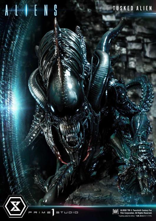 Aliens Premium Masterline Tusked Alien Statue Gallery Image 15