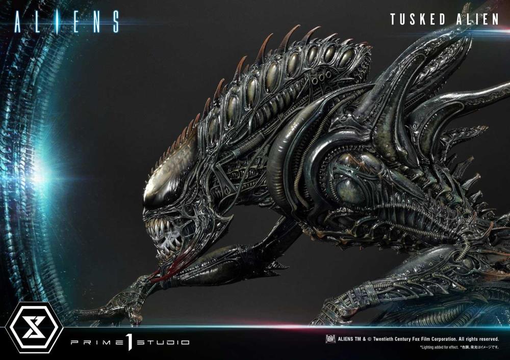 Aliens Premium Masterline Tusked Alien Statue Gallery Image 12