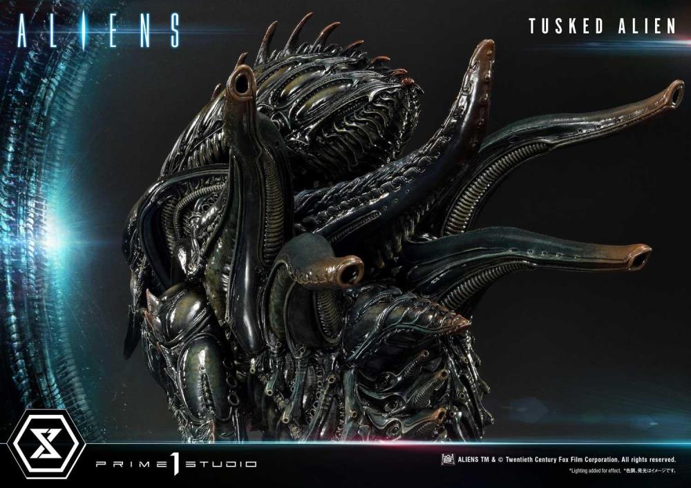 Aliens Premium Masterline Tusked Alien Statue Gallery Image 53
