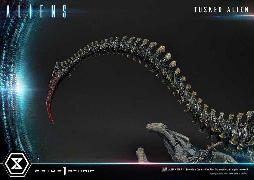 Aliens Premium Masterline Tusked Alien Statue Gallery Image 55