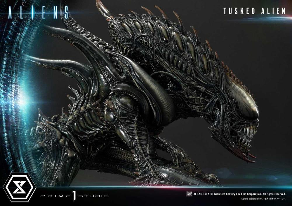Aliens Premium Masterline Tusked Alien Statue Gallery Image 10