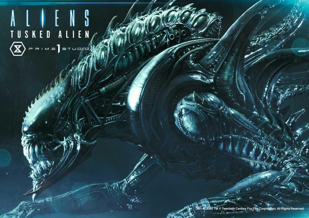 Aliens Premium Masterline Tusked Alien Statue Gallery Image 14