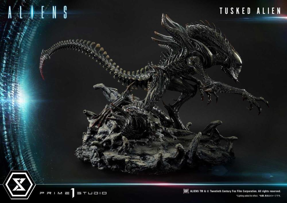 Aliens Premium Masterline Tusked Alien Statue Gallery Image 7