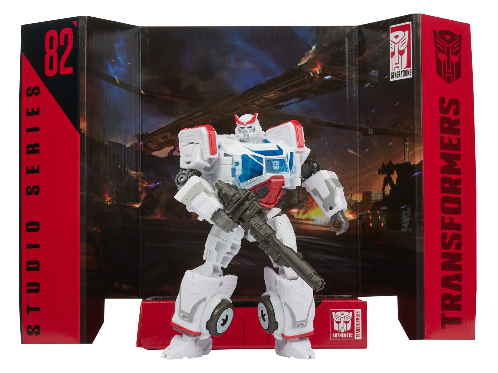 Transformers Studio Series 82 Deluxe Ratchet Gallery Image 8