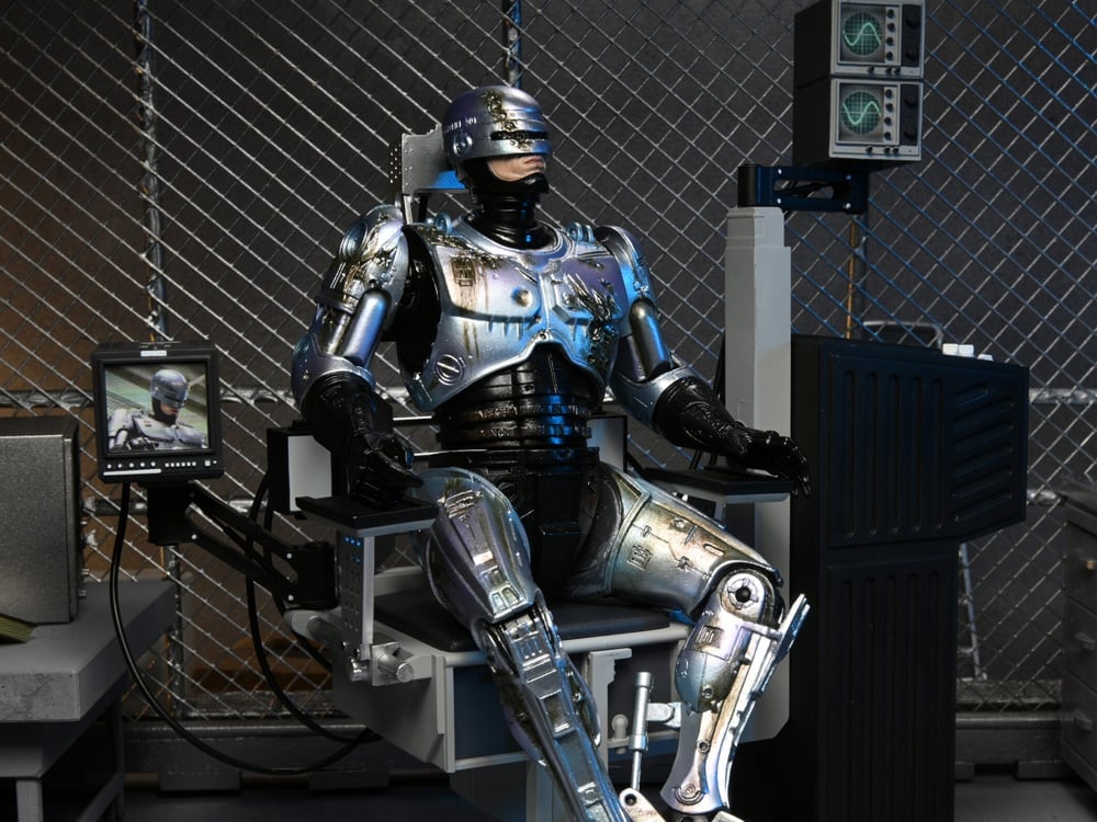 RoboCop Ultimate Battle Damaged RoboCop with Chair Gallery Image 1