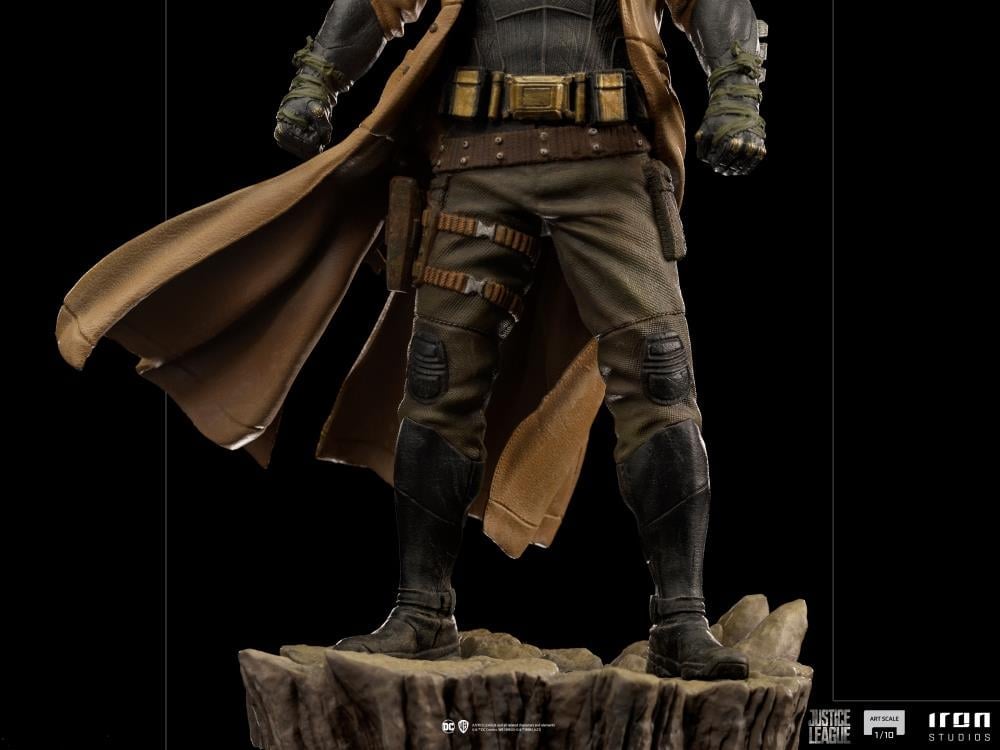 Zack Snyder's Justice League Knightmare Batman 1/10 Art Scale Statue Gallery Image 12
