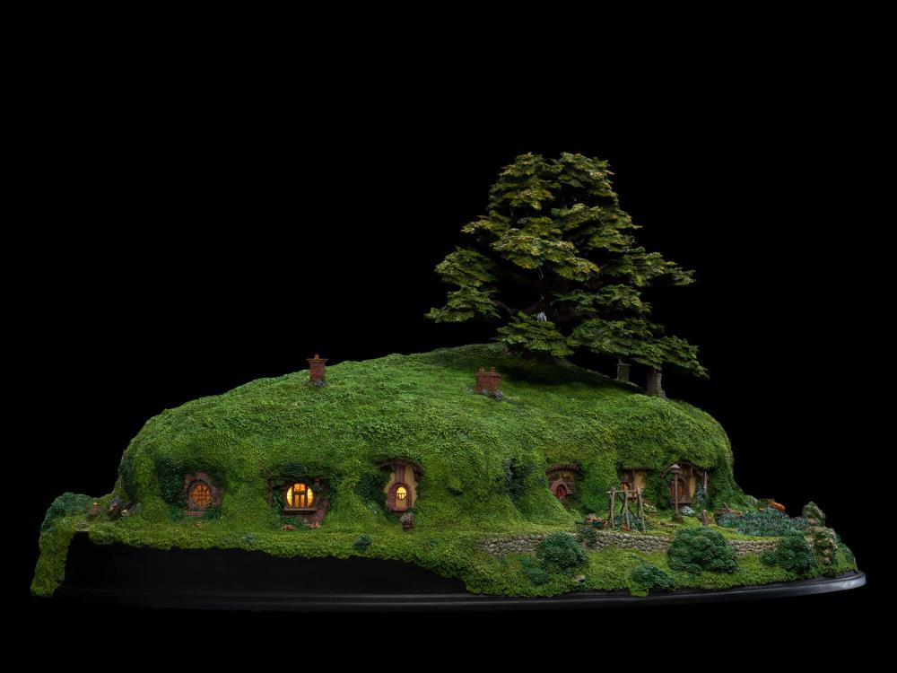 The Lord of the Rings Bag End on the Hill Limited Edition Diorama Gallery Image 6