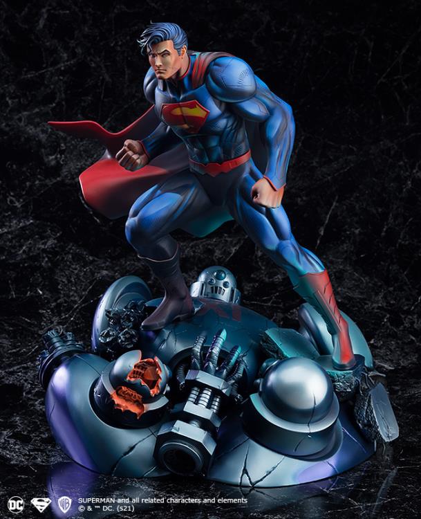 DC Comics Art Respect Superman 1/6 Scale Statue Gallery Image 3