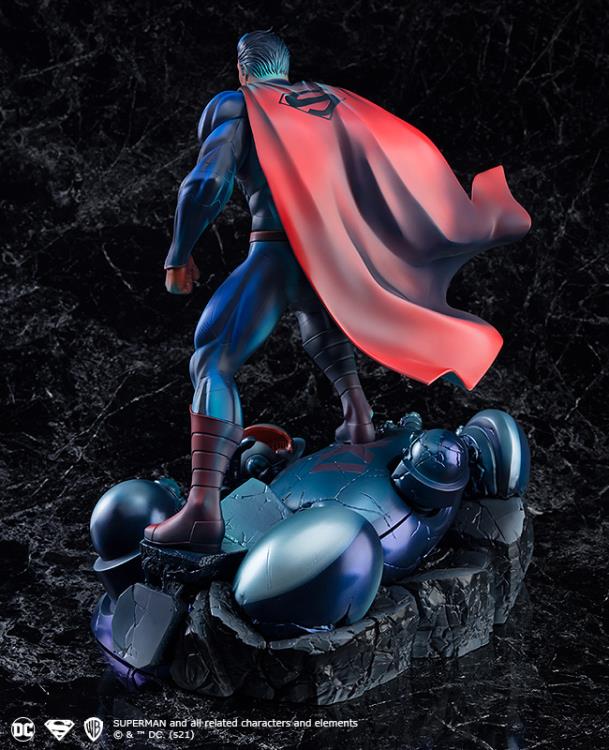 DC Comics Art Respect Superman 1/6 Scale Statue Gallery Image 5