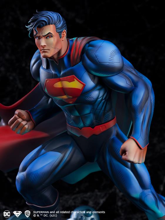DC Comics Art Respect Superman 1/6 Scale Statue Gallery Image 8