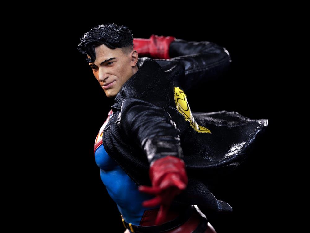 DC Comics Series #7 Superboy 1/10 Art Scale Limited Edition Statue Gallery Image 10